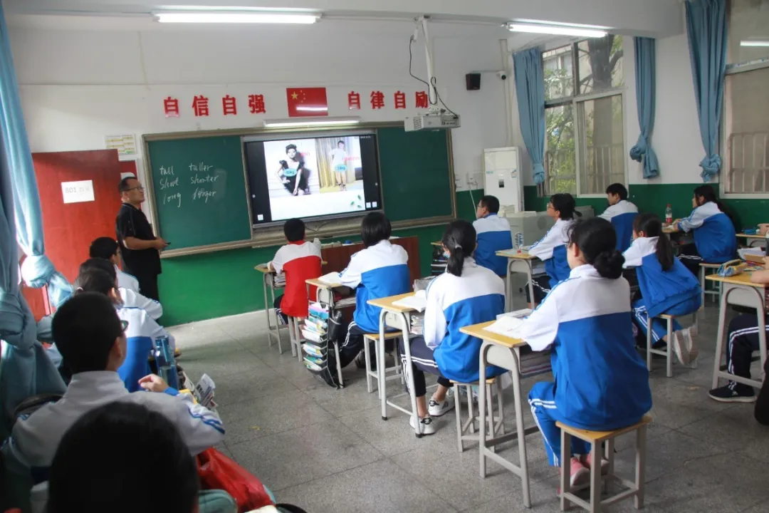 精彩·自律·温馨——华一双师武汉小梅花学校学生日常