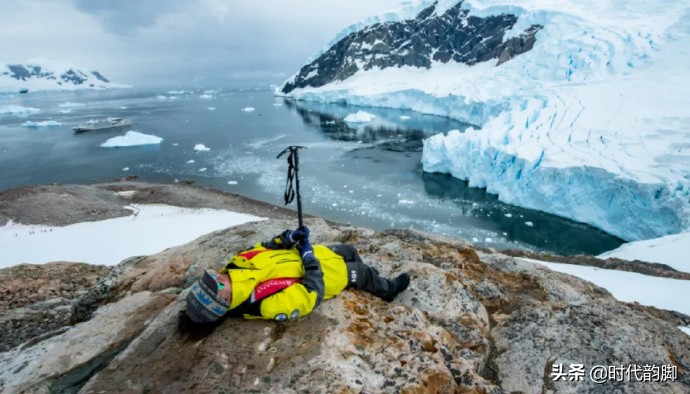 Go to work in antarctic: Of penguin, whale and expeditionary team member daily