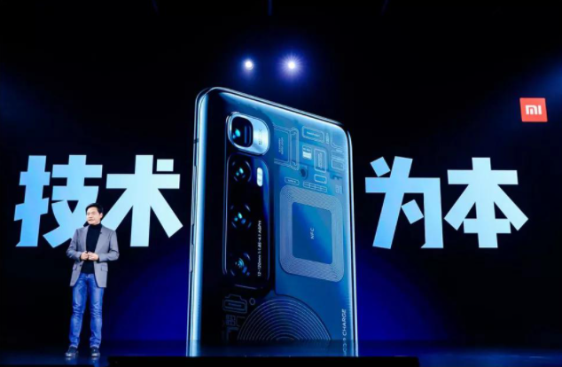 市值突破8000亿，全球高端手机行业动荡不安，小米的时代来了