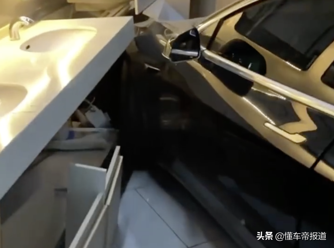 后续 | 山东一辆Model 3撞进厕所，官方调查结果来了