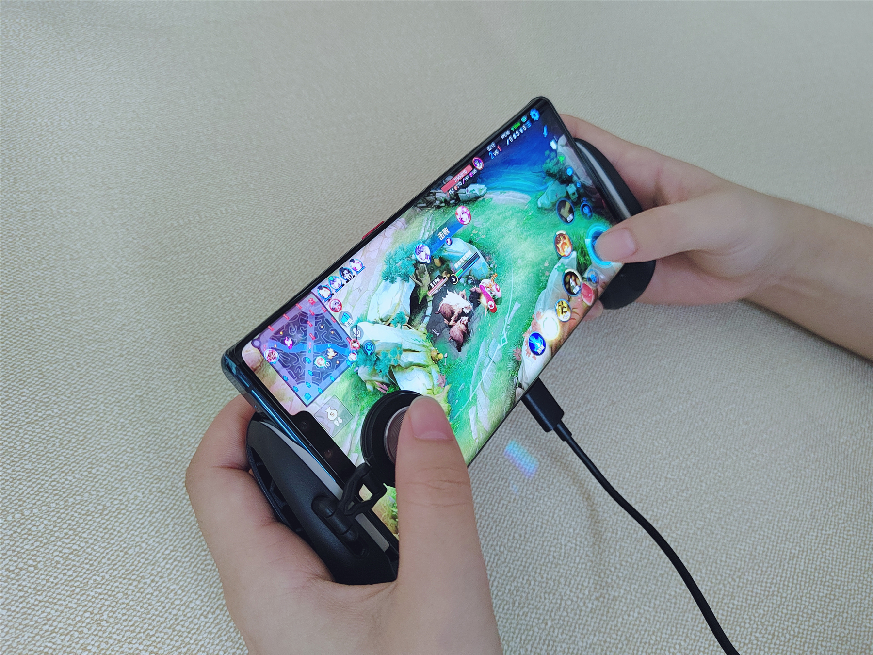 游戏好搭档 盖世小鸡GameSir F8 Pro半导体散热手柄