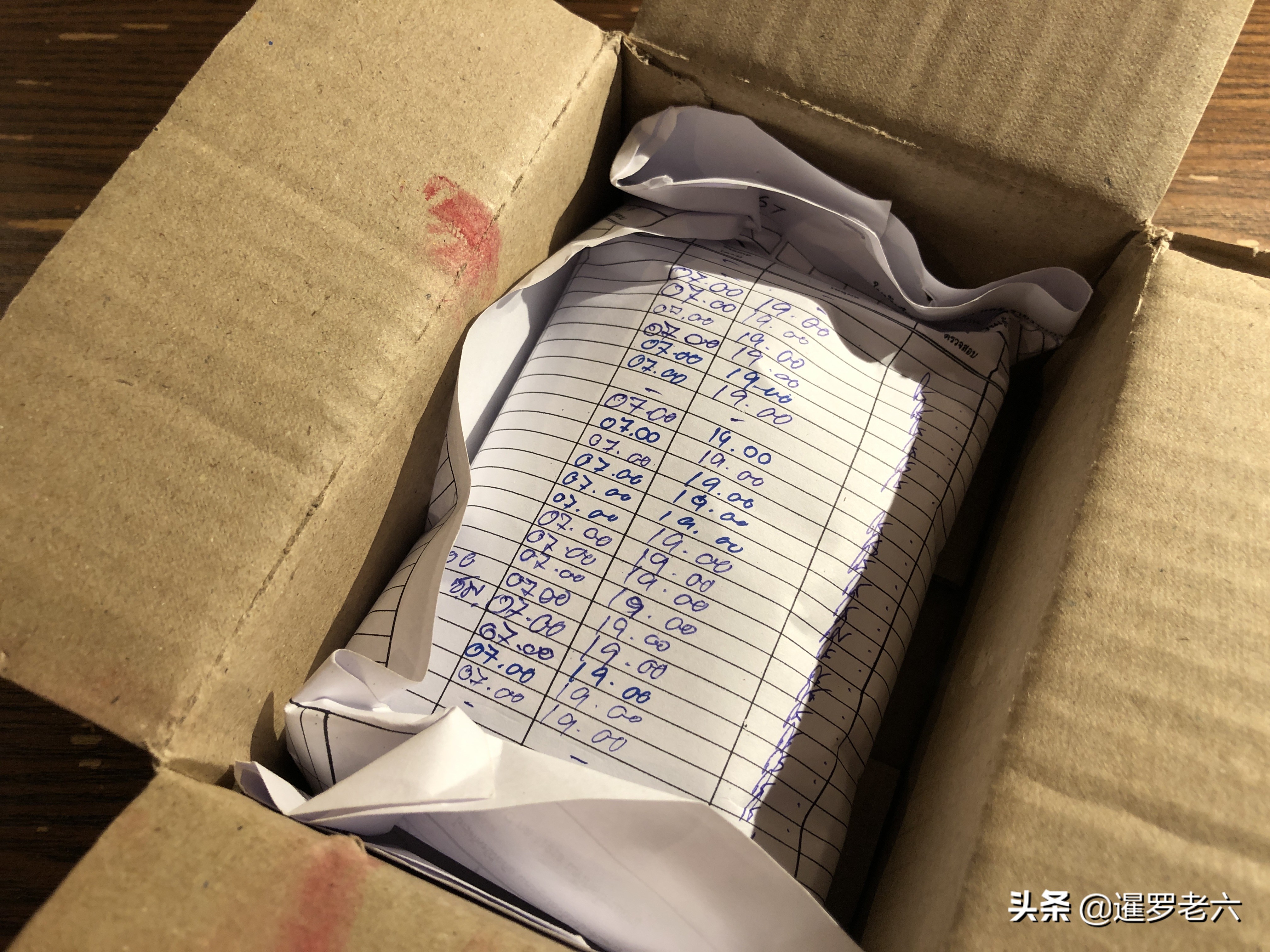 世界杯官方纪念品C罗(有谁见过“C罗亲笔签名卡”，一张上千元，大家觉得值这个价不？)