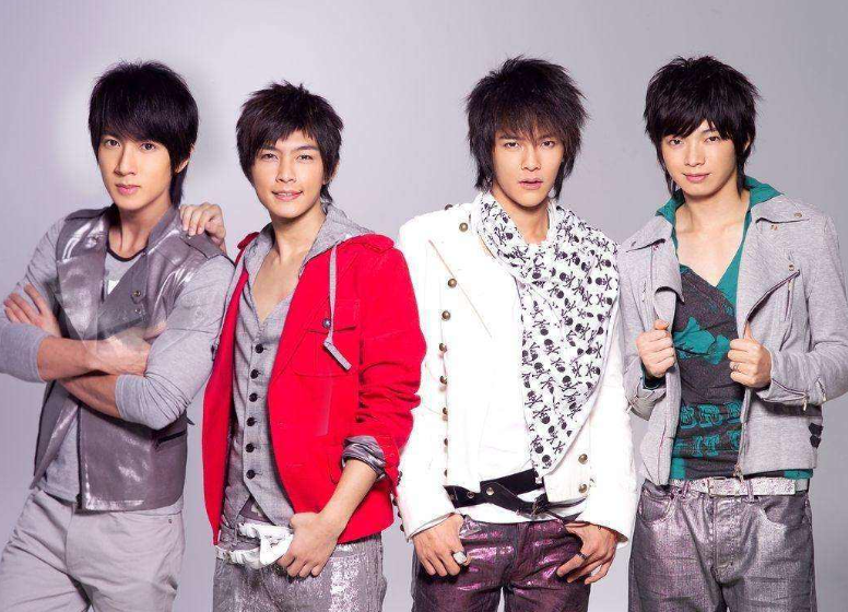 百亿家庭的豪华细节，吴尊为女儿做早餐，意外