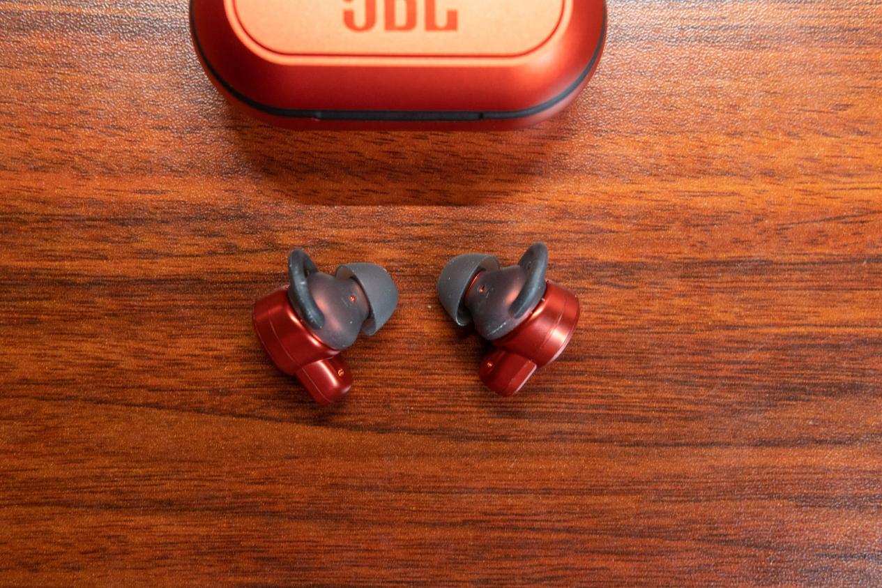 JBL T280 Pro降噪蓝牙耳机：主动降噪、安静体验