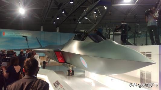 比歼20还要快2倍！全球首款6代机在英国现身，美