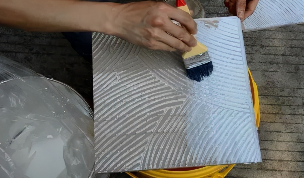 What is the difference between tile adhesive and tile adhesive?Which