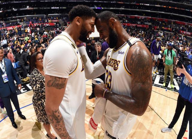 打强队比虐菜还轻松！湖人本赛季还没赢过的，