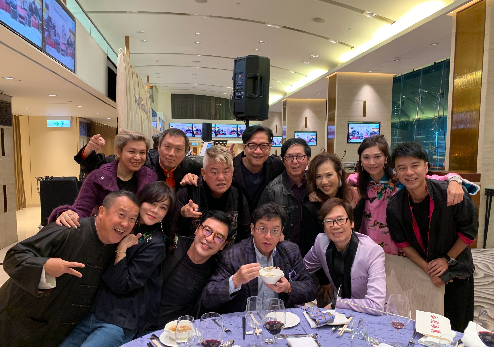 谢霆锋、陈小春、张智霖等定居内地，老牌港星直言逃离香港的辛酸