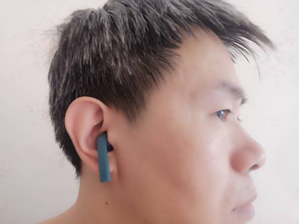 高通无线充，百元全配齐-omthing小方盒AirFreePods蓝牙耳机评测