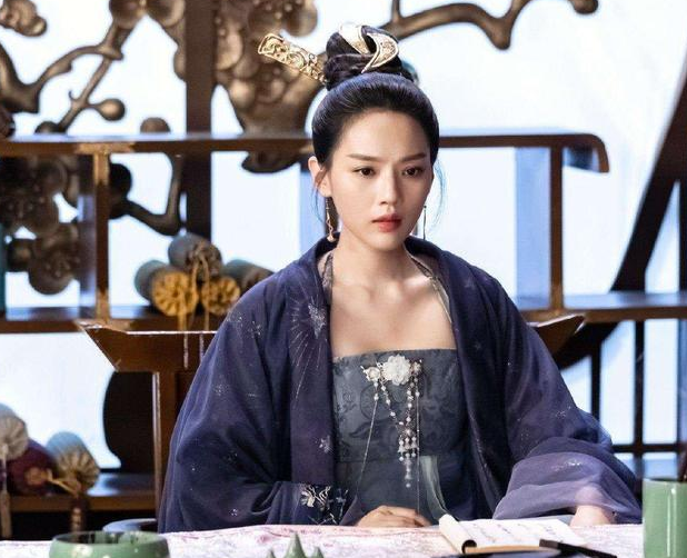 《传闻中的陈芊芊》女配为何变成了女主，韩烁第一集的台词就说了