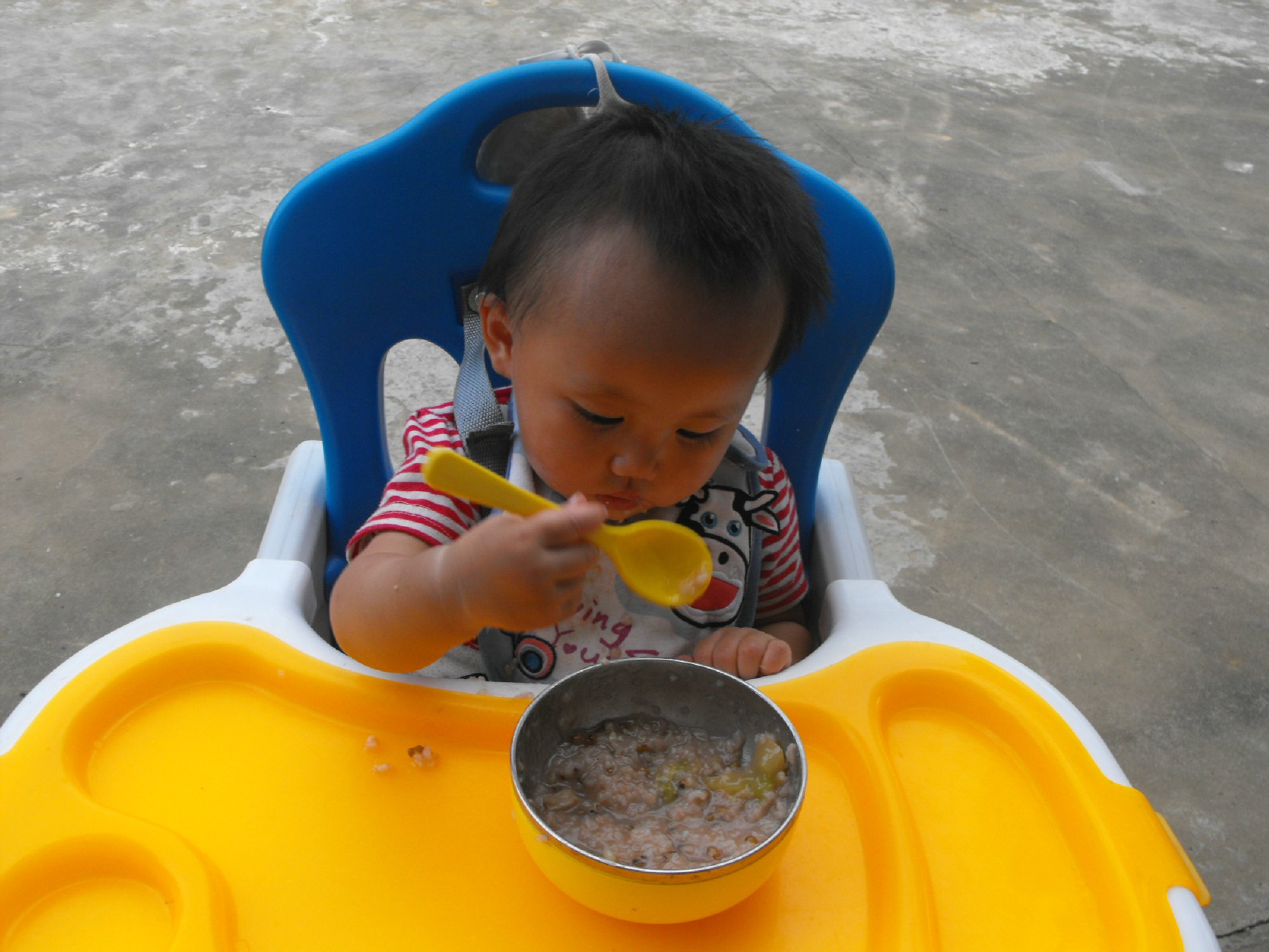 輔食黑名單：三類食物看似有營養，其實正在偷走孩子免疫力