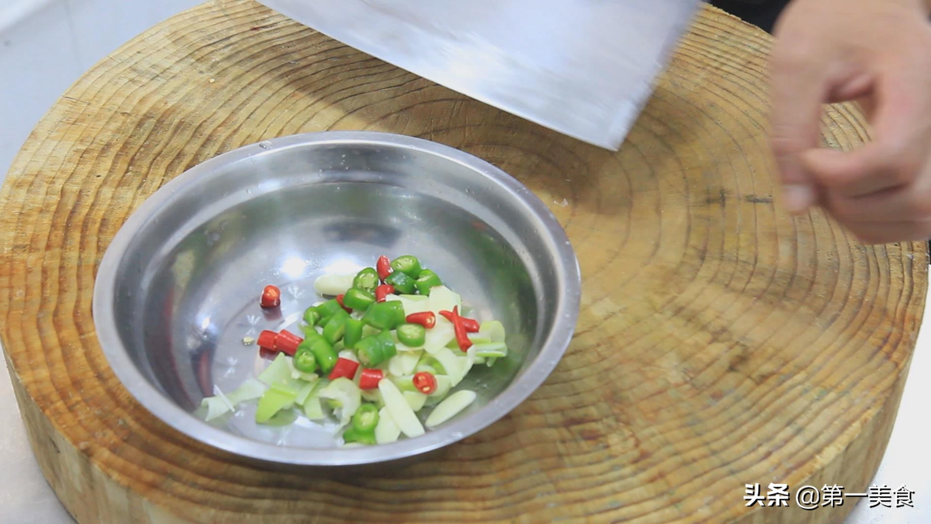图片[6]-厨师长分享酱黄瓜做法 清脆爽口-起舞食谱网