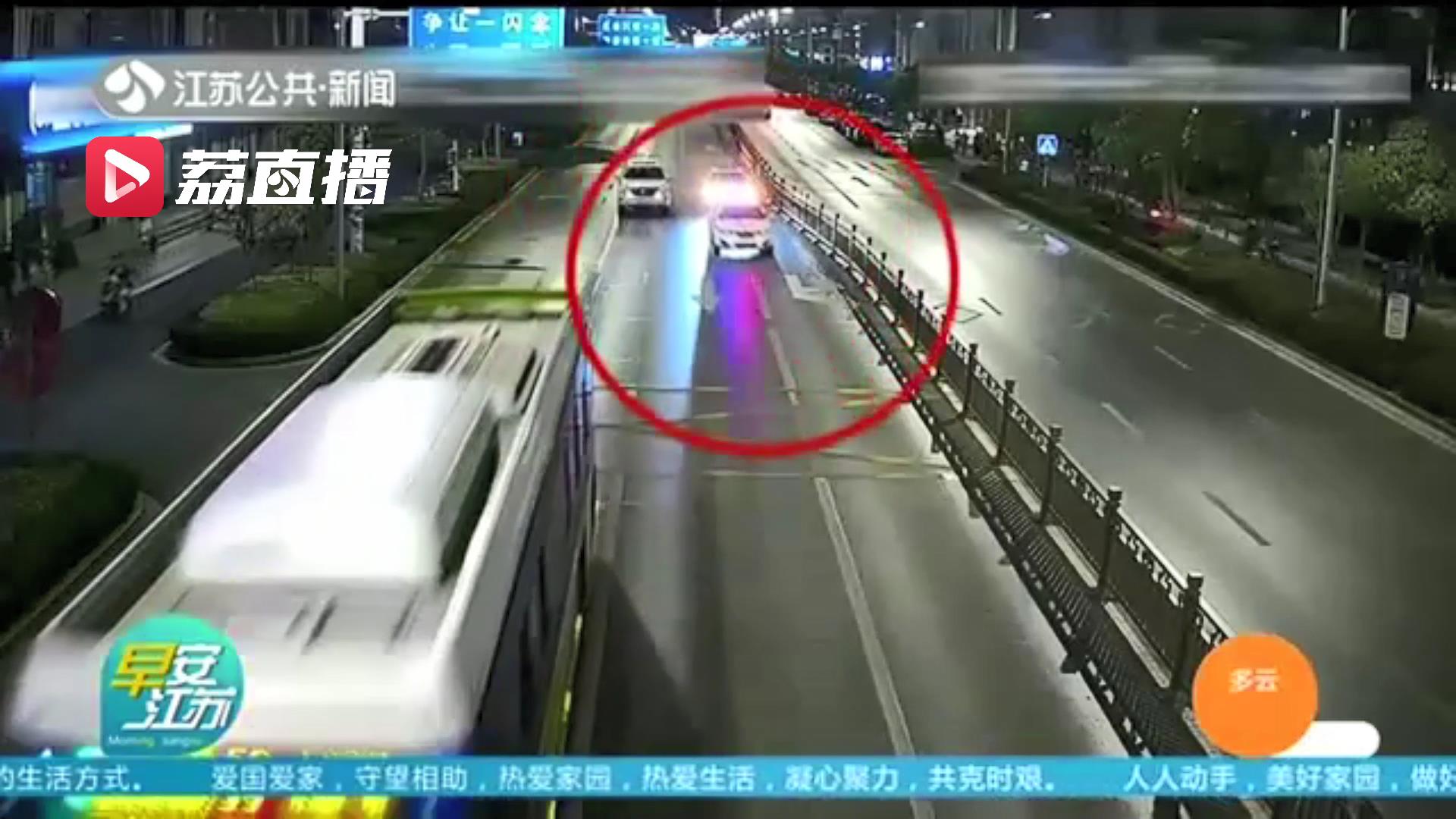 扬州一临产孕妇急需送医 执勤交警及时相助