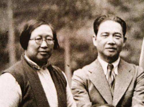 大汉奸汪精卫的墓地被炸开，尸体尚未腐烂，口袋还发现一张纸条