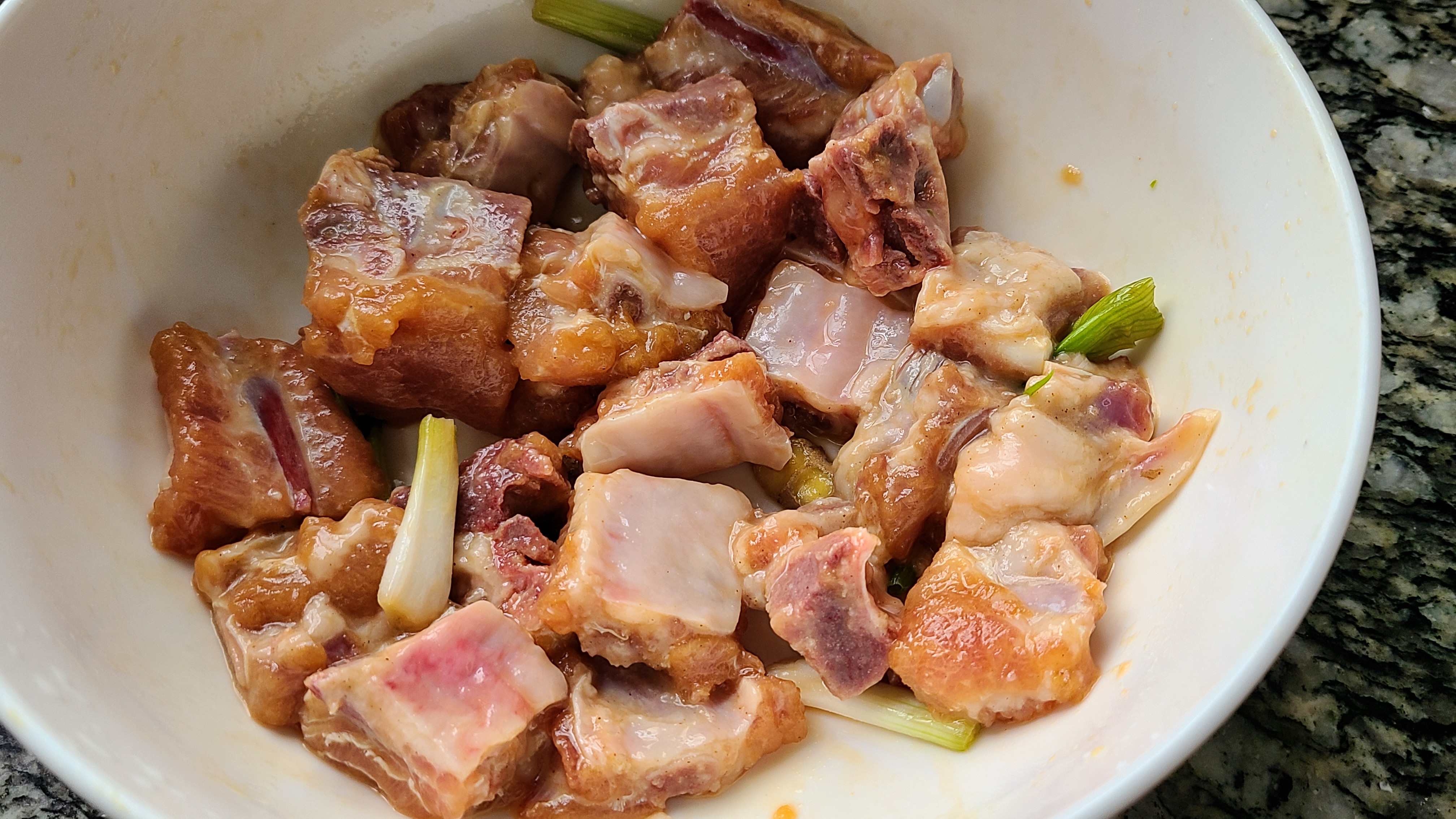 酸甜排骨的做法，學會了這道家常菜，家里人都喜歡吃，太香了