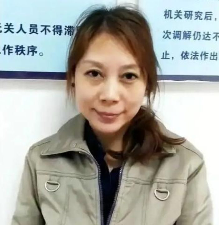 劳荣枝过往生活曝光，石油家属院长大当过老师，19岁恋爱变化大