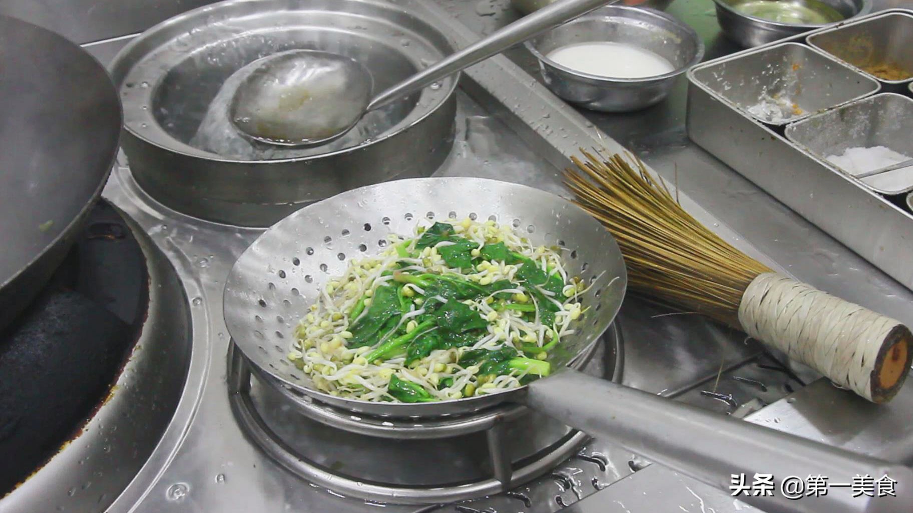 图片[5]-绿豆芽拌菠菜做法 豆芽清脆 菠菜有营养-起舞食谱网
