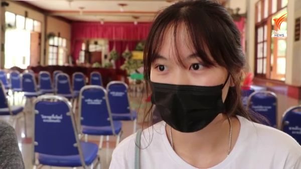 女孩打急救电话遭接线员恶搞，女孩怒斥：我父亲死了，你满意了吗