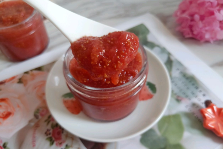 自制软绵甜蜜的无花果酱，没有任何添加，吃起来更健康