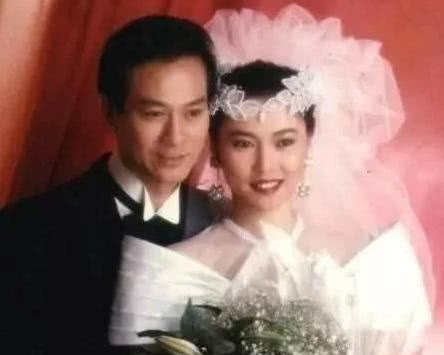 “瞒了”观众40年的郑少秋，与沈殿霞离婚的背后