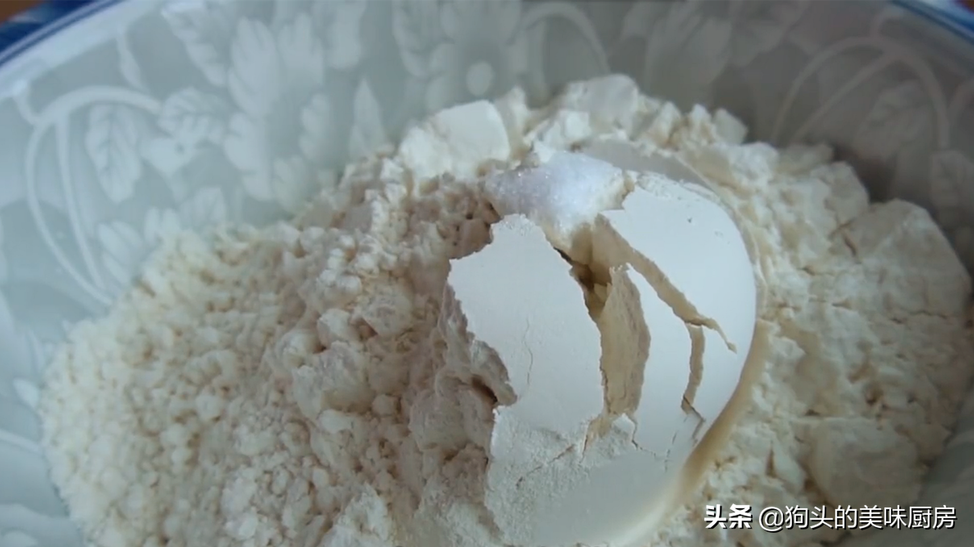 手抓餅家常做法，不用揉麵，外酥裡軟，和外面賣得一樣好吃