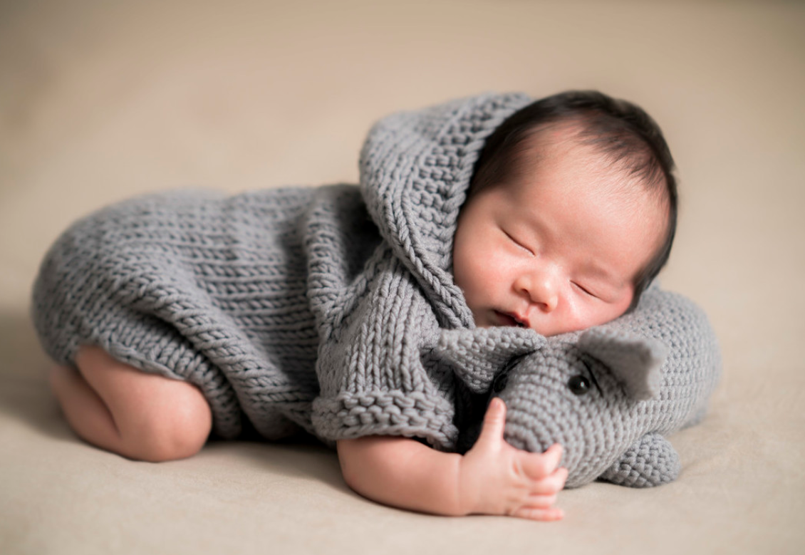 郑恺苗苗庆祝女儿满百天，获"全网"好评