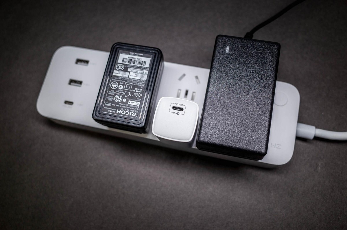 充电一步到位：紫米65W六位延长线插座