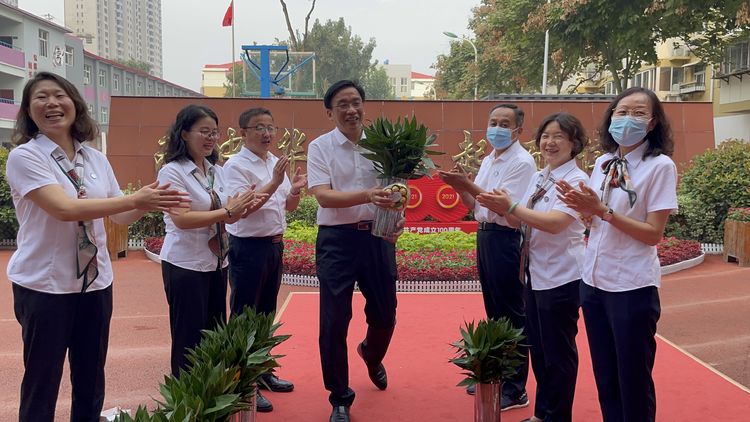 叢臺區(qū)永安中學慶祝第37屆教師節(jié)(圖24)