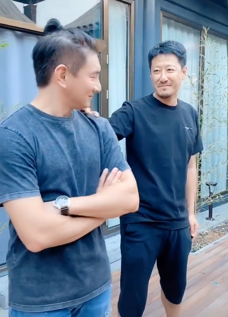 《萧十一郎》回忆杀！演员吴奇隆于震重聚，却无意暴露私人豪宅？