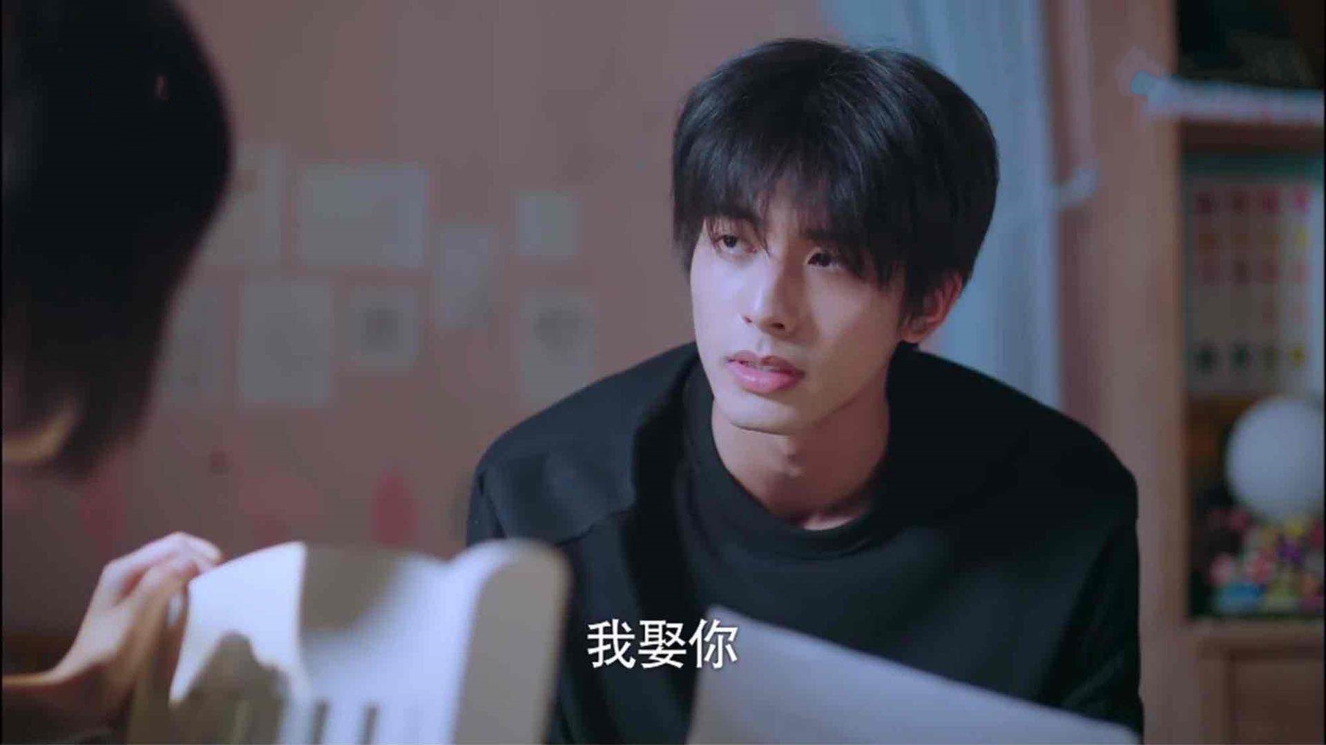 反对|《以家人之名》陈婷拍桌反对凌霄谈恋爱 挖苦尖尖家穷，凌霄当场翻脸