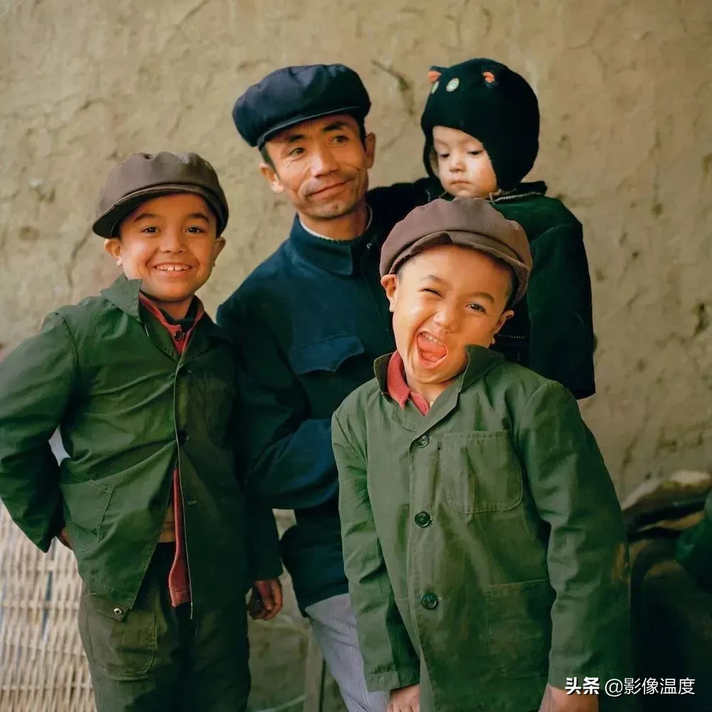 80年代30张怀旧老照片：只看到简单饱满的幸福！