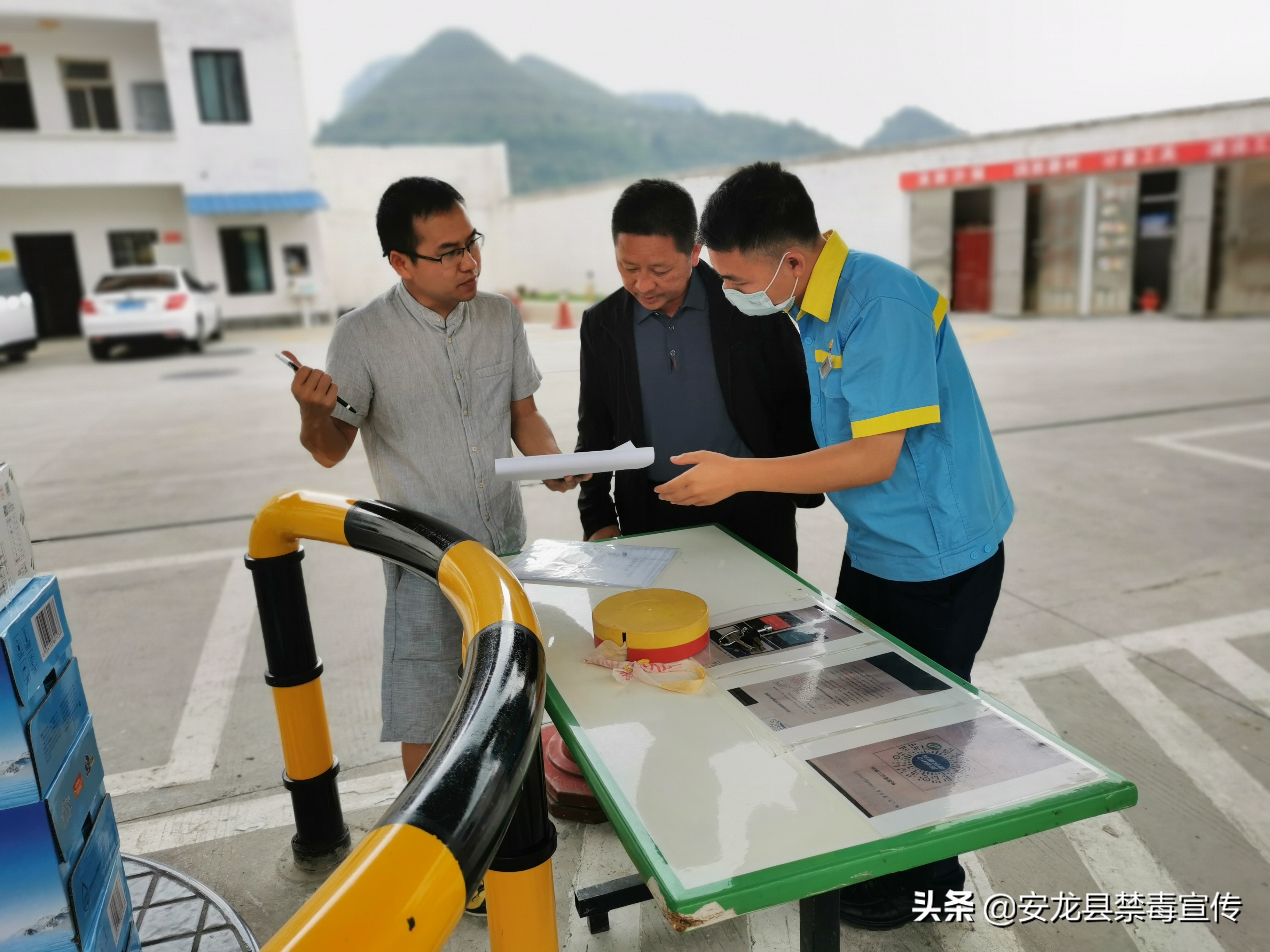 安龙县工科局深入各行业领域督导检查安全生产及禁毒工作