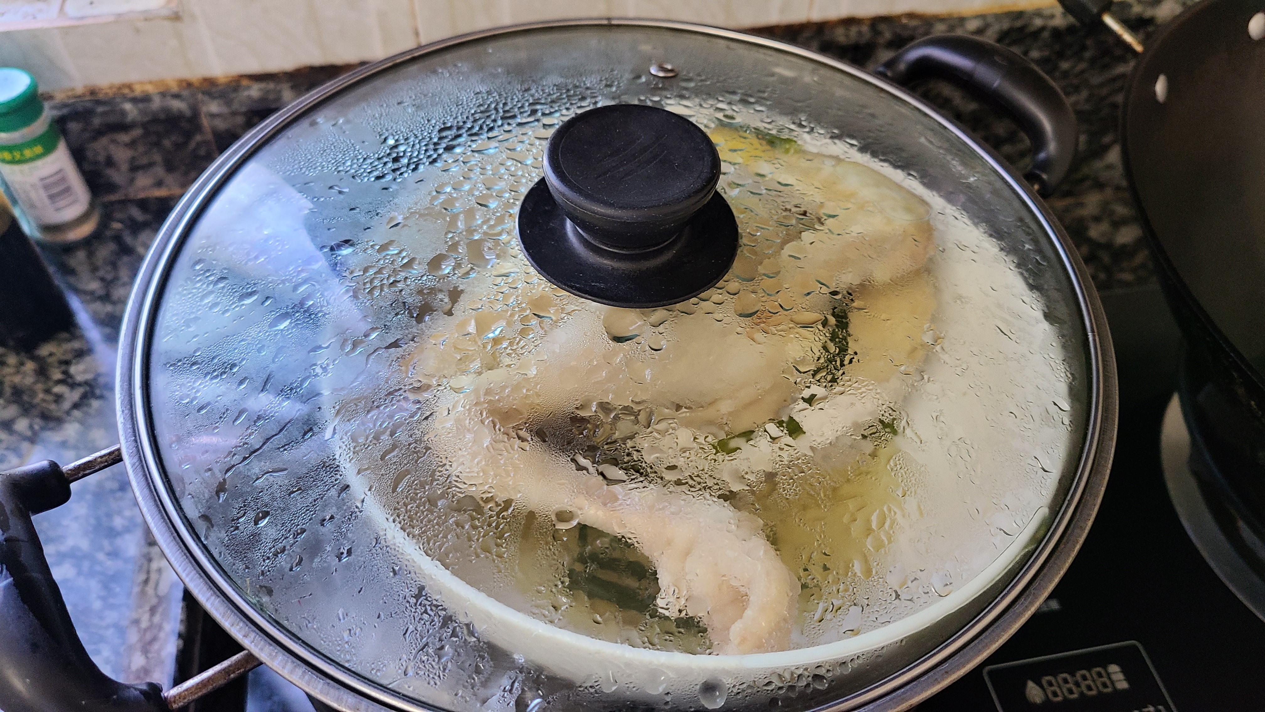 葱油鸡，做法简单又好吃的一道广东美食，20分钟就能做好