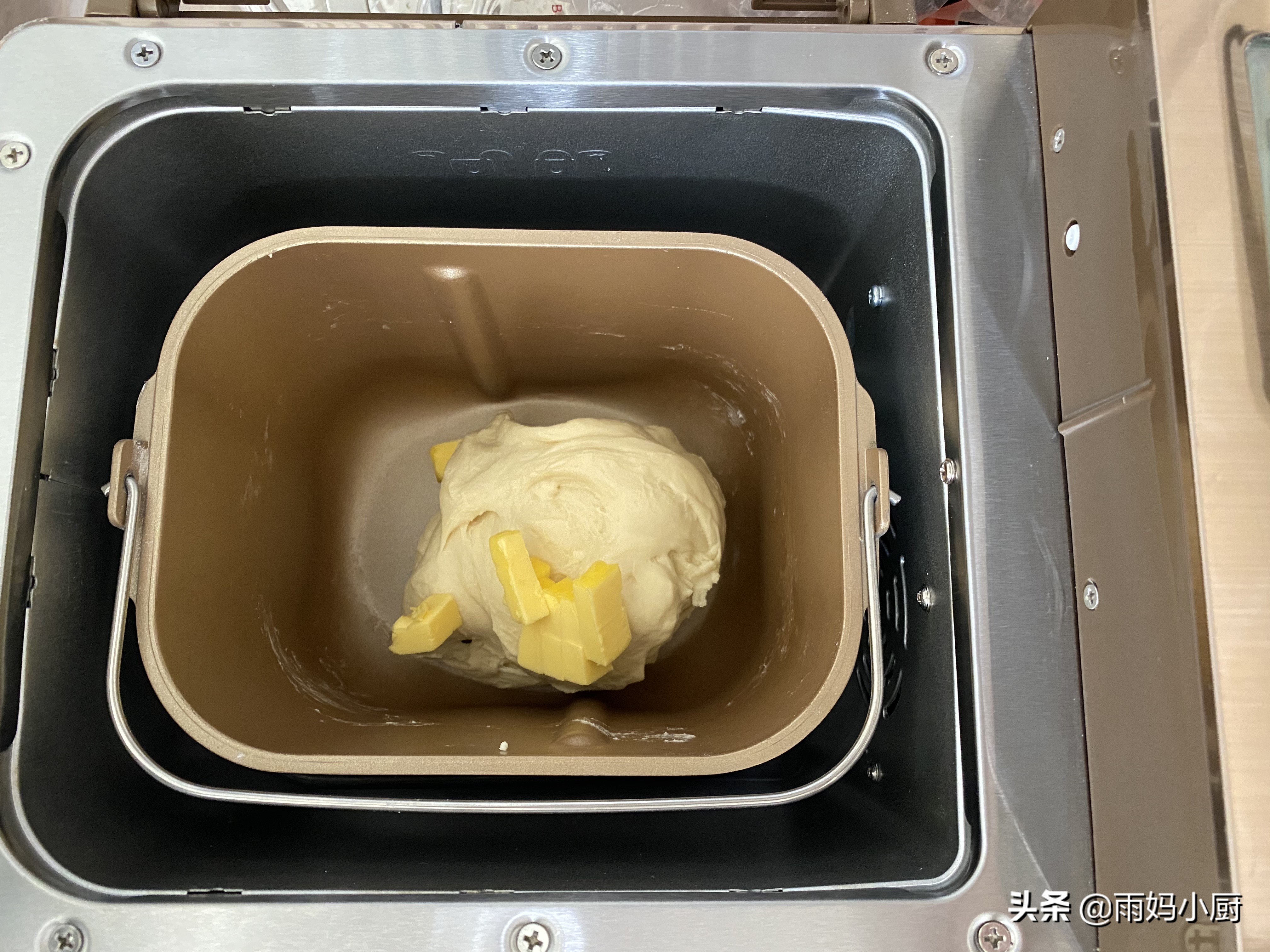 烘焙新手入門必做的小麵包，鬆軟細膩又美味，放三天也不硬