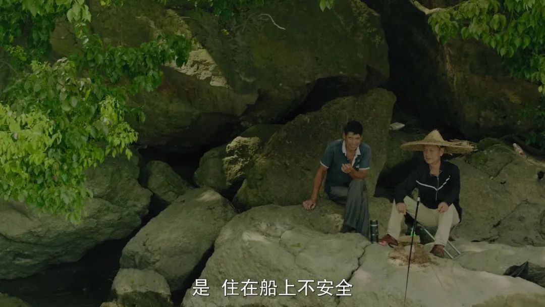 片中演员90%是导演亲戚，一波“虎”操作后，竟