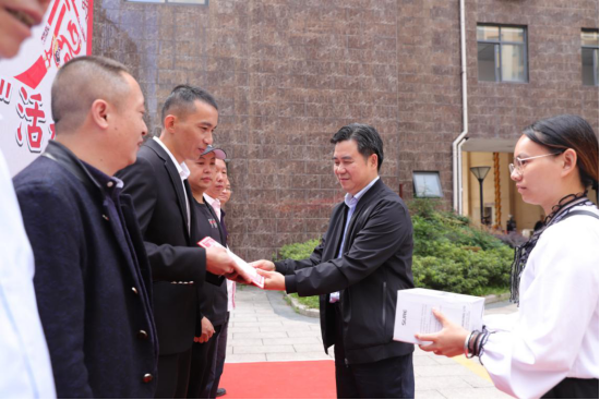 党群融合一家亲 中秋共话邻里情