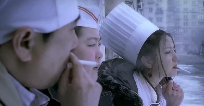 许鞍华导演久违出镜，赵薇晒庆生照为她祝福，两人疑似将有新作品