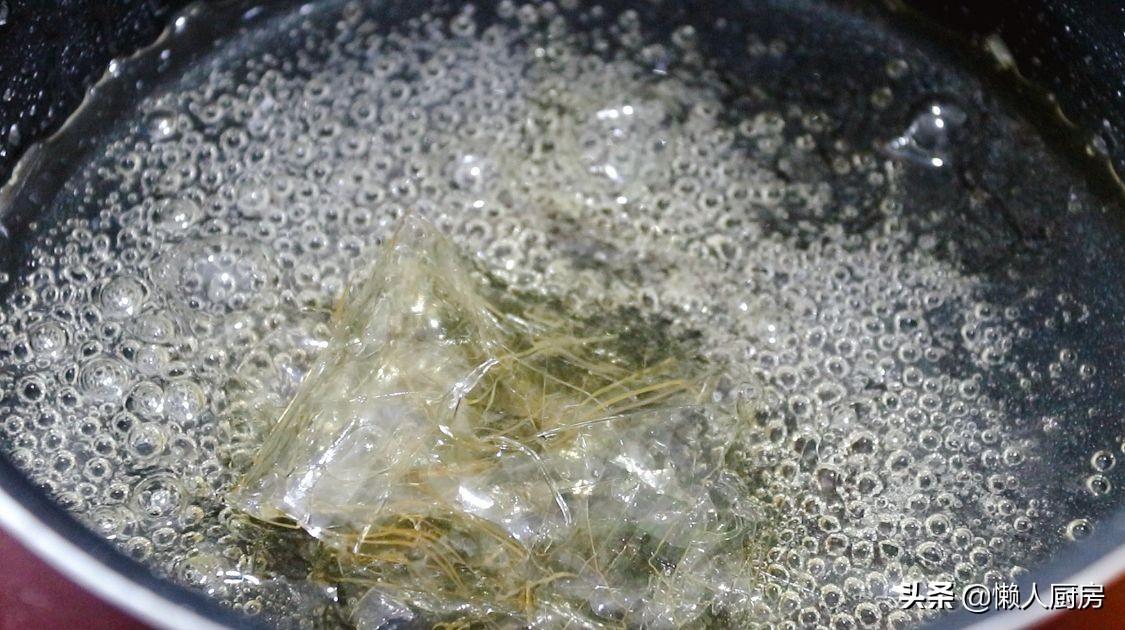 這是棉花糖的簡單做法，只需要4種食材，還可做雪花酥、牛軋糖