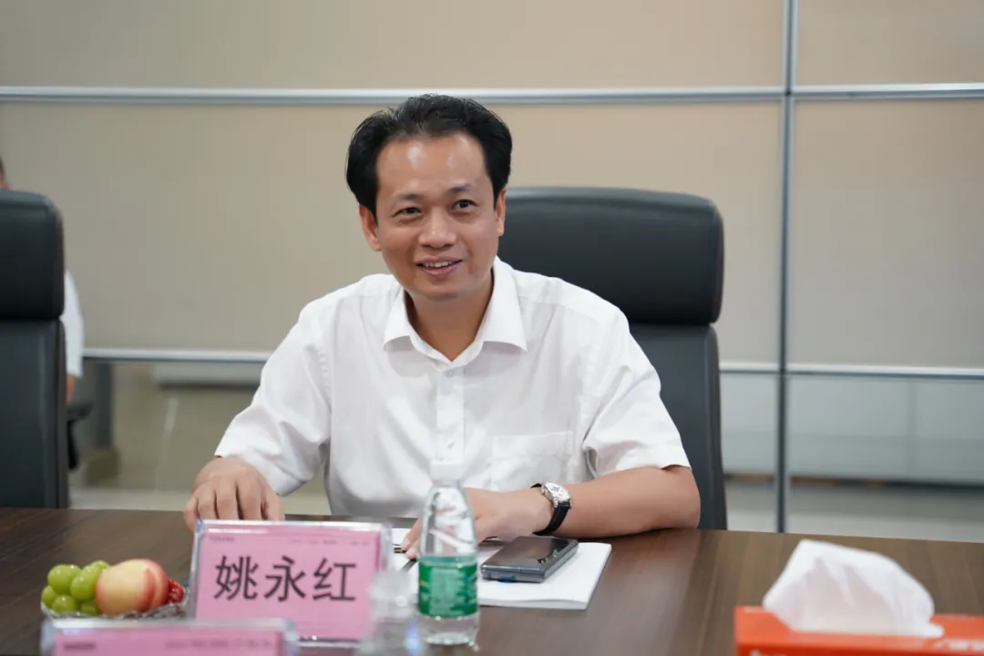湖北省潛江市一行領導到訪華盛家具集團