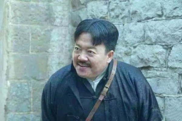 靠掏粪，他在北京买100多套房，1500亩良田，却因