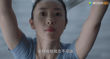 被前男友暴打、星途黯淡多年，“美强惨”女星