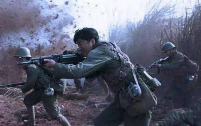 宁死不当俘虏，他拉响手雷和2个越军同归于尽，