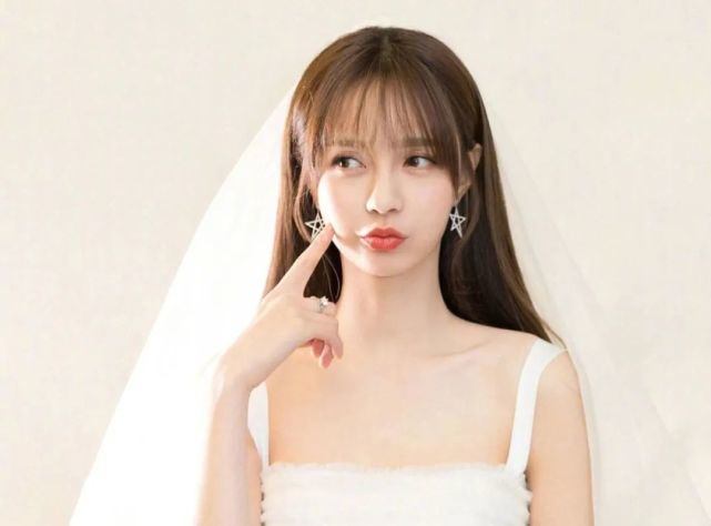 招黑体质逆风翻盘？舞台表演惊艳众人，网友直呼：快成团吧