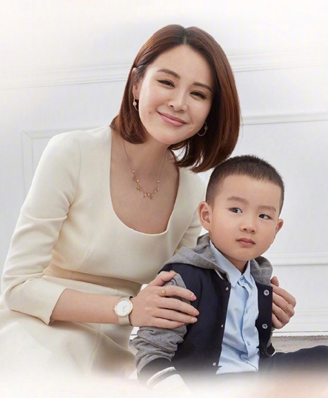 谢娜宣布怀上二胎，网友：她这是超生，怎么还