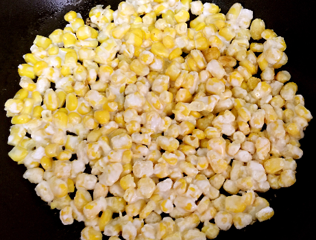 图片[5]-玉米这吃法太香了 在家做很简单 下锅煎一煎 金黄香酥还脆-起舞食谱网