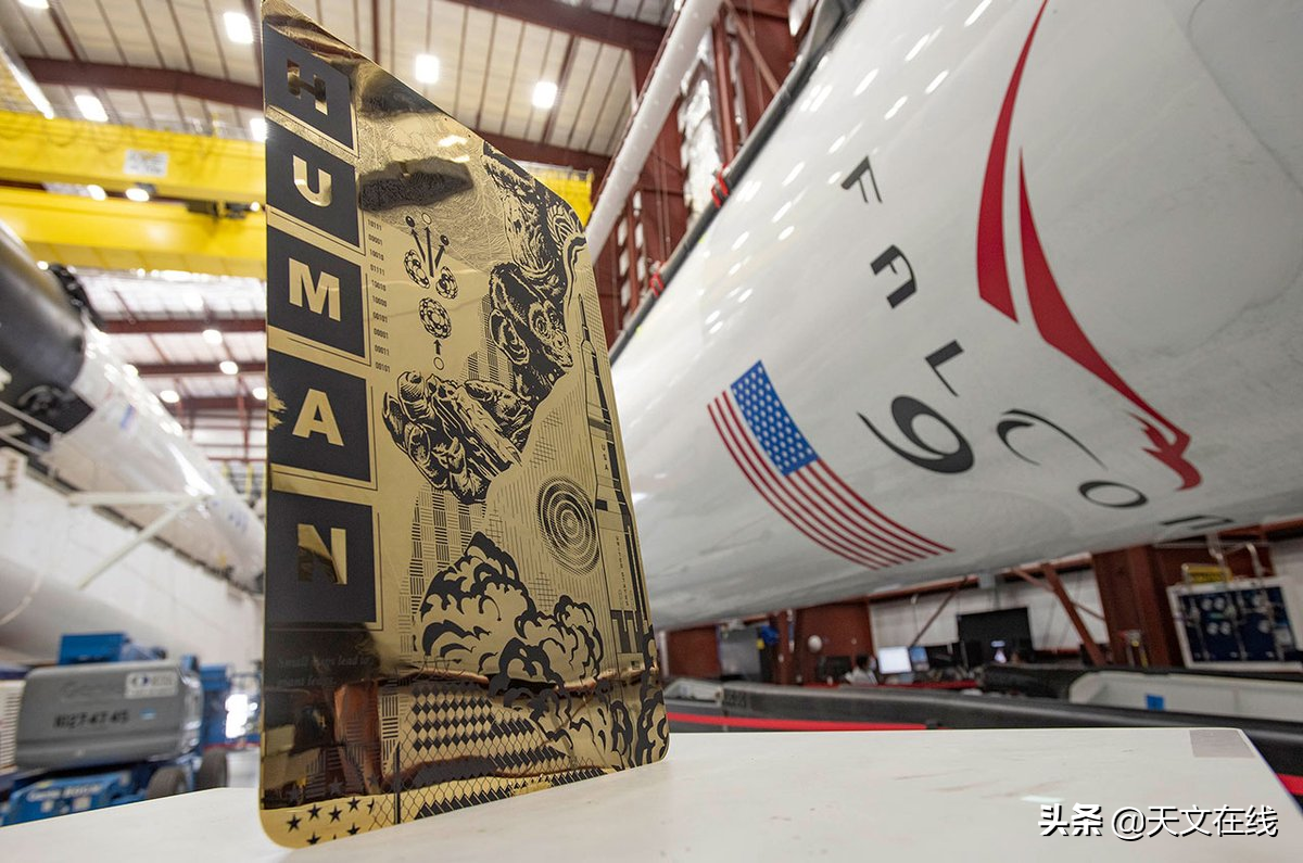 SpaceX的宇航员第一次在发射前放弃佩戴任务贴片