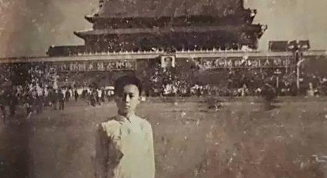 天才作家，15岁入北大25岁自杀，死前留下一首诗红了几十年！