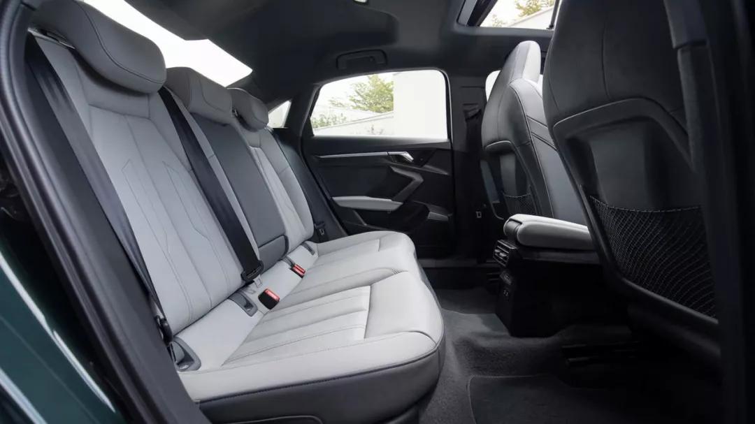 豪华紧凑型轿车的加长对决，奥迪A3L与奔驰A级谁更值得买？