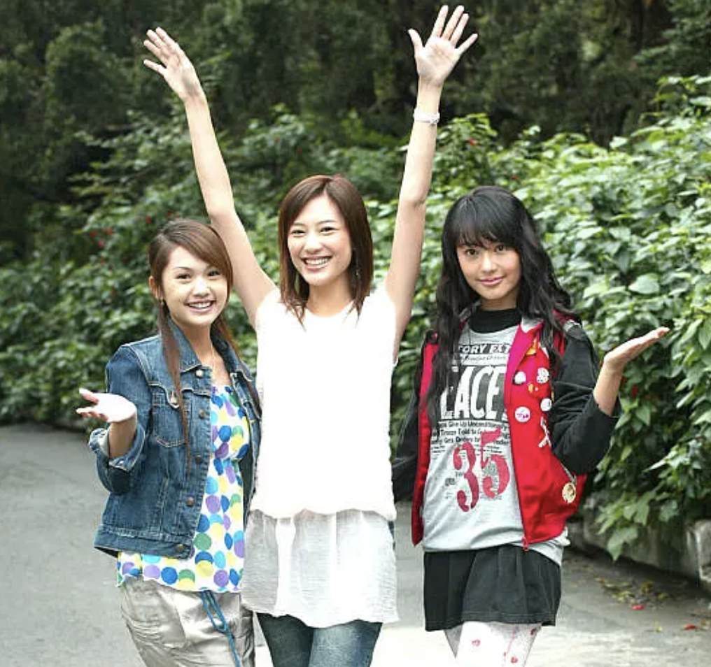 楊丞琳無懼李榮浩吃醋，依偎在鄭元暢肩頭合影，與應采兒長沙小聚