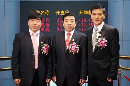 是自己“作”还是资本下的悲剧，为何“星女郎